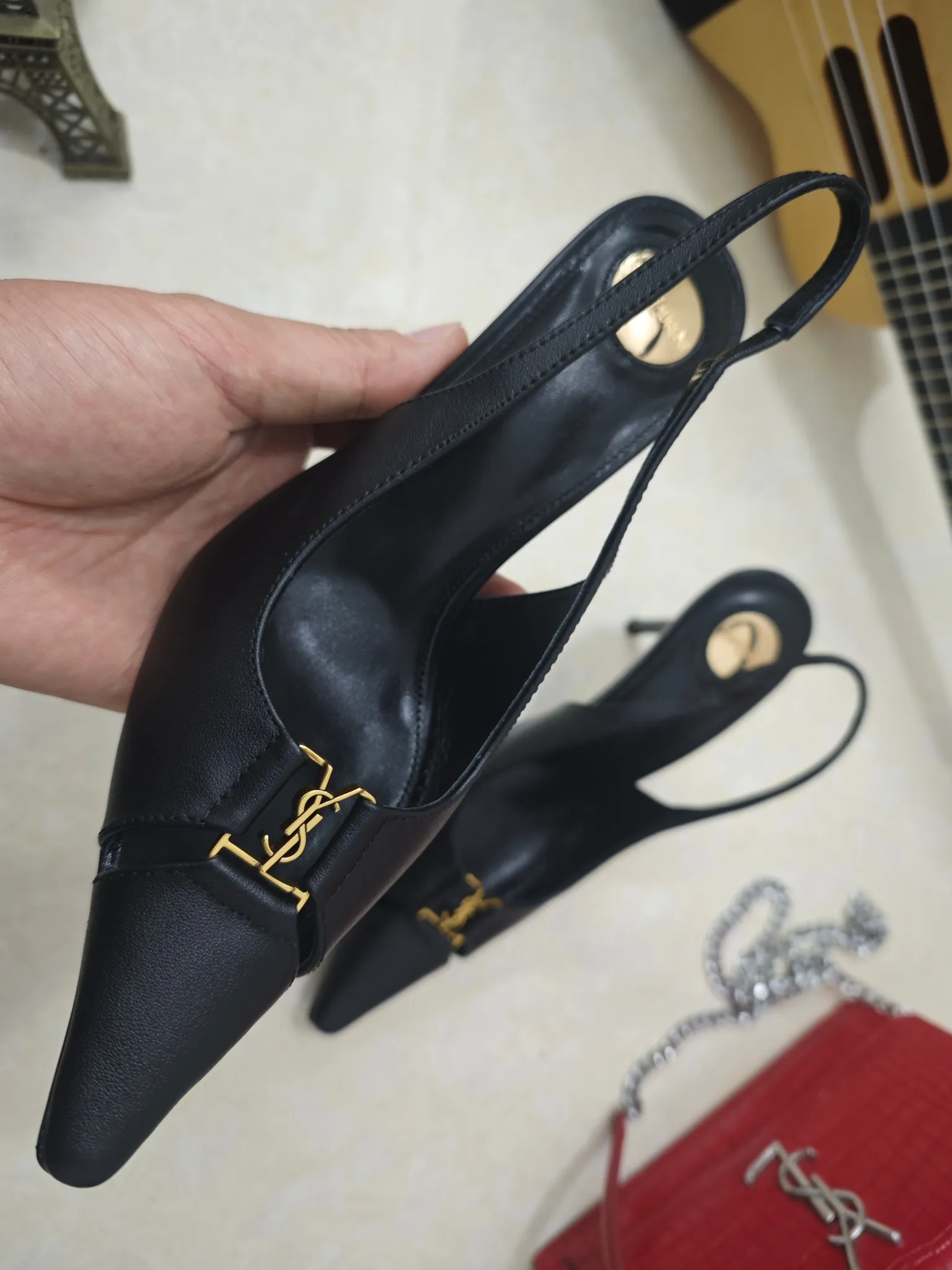 👟👟Ex-factory price 540👟👟【Saint Laurent】Yves Saint Laurent, high-heeled YSL high heels💃2025 early spring counter synchronizes the latest styles, YSL, decoration👠 Classic and high-quality glamorous masterpieces, the hottest autumn and winter series in the counter, with temperament, fashion, classic and attractive design style 😌The effect on the feet is particularly beautiful〰️, the materials are imported from Italy 🇮🇹 calf, imported black sheepskin, lining, and foot pads; sheepskin, stiletto high heels, size 35-41 (34.41.42 must be customized, non-refundable) outsole; imported genuine leather outsole, with full counter packaging